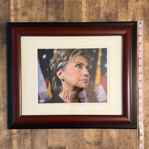 Hillary Clinton First Lady USA Autographed Framed Photo 17x14 COA Greg Tucker - Picture 3 of 7